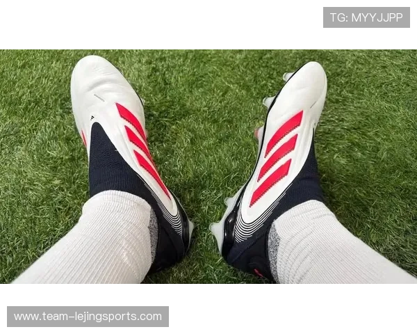 限量球星专属足球鞋盘点 每一双都是场上风采与技术的完美体现